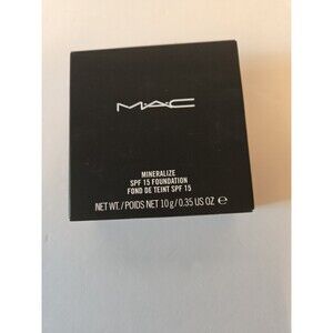 MAC Mineralize Foundation SPF 15 Compact NC30 NC 30, New in Box